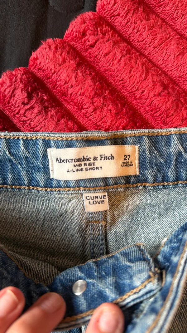 Abercrombie Curve Love Mid-Rise Shorts - Image 3