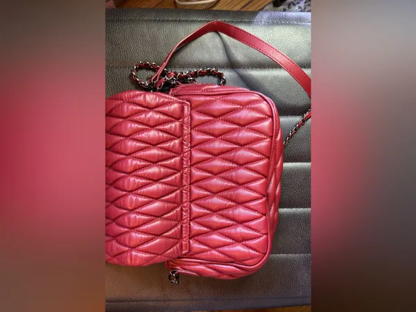 Badgley Mishka Quilted Messenger Bag in Red - Image 5