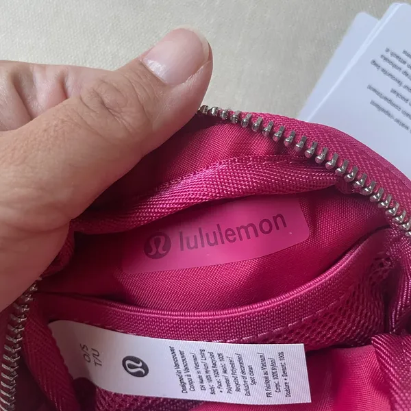 Lululemon Everywhere Belt Bag Nano - Raspberry coulis - Image 8