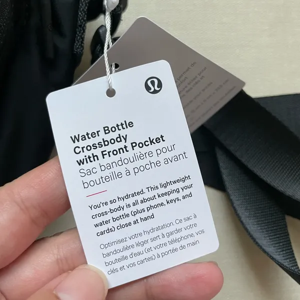 Lululemon Water Bottle Crossbody Bag with Front Pocket 2L - Black - Image 7