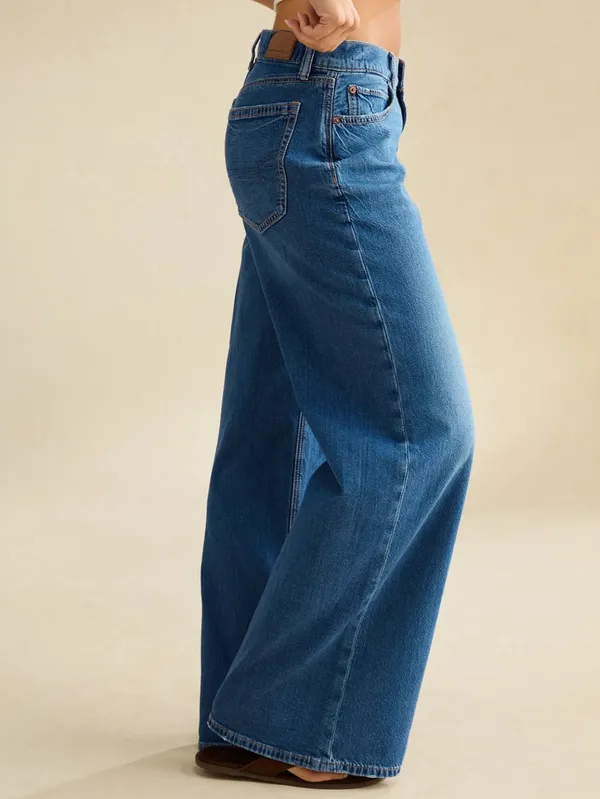 American Eagle Low-Rise Baggy Ultra Wide-Leg Jean Size 4 Regular - Image 5