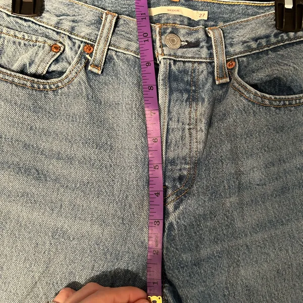 Levi's‎ wedgie size 27 skinny frayed hem button up fly medium wash - Image 6