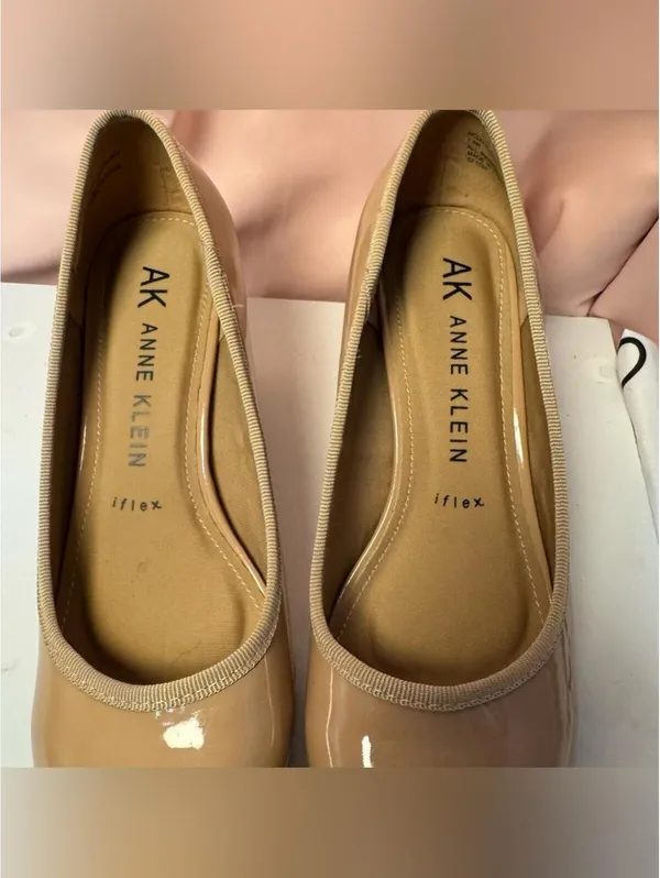 AK Anne Klein iFlex Nude Patent Block Heel Pumps Classic Comfort Heels - Image 2