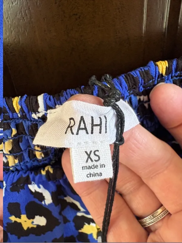 NWT RAHI Chloe Puff Shoulder Blue Animal Print Crop Top Size XS - Image 8