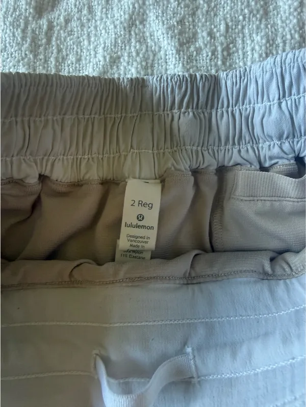 Lululemon Hotty Hot Shorts 2.5" - Image 3
