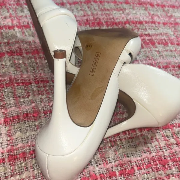 Vince Camuto Size 6 Cream Heels - Image 12