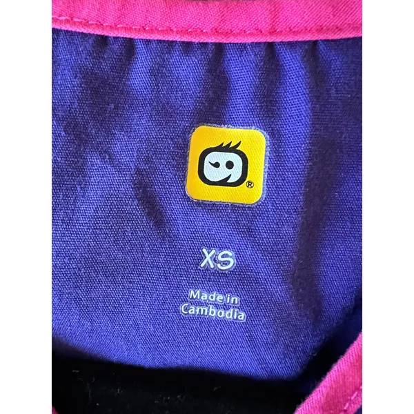 Wink purple/pink trim scrub top Size XS - Image 3