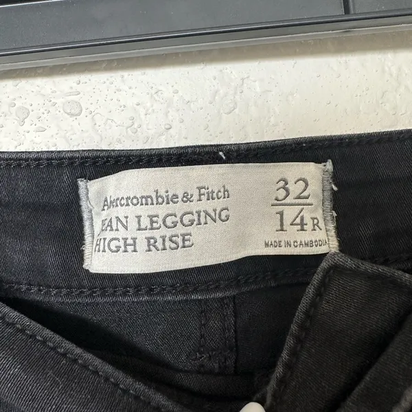 Abercrombie &‎ Fitch High Rise Jean Legging - Image 8