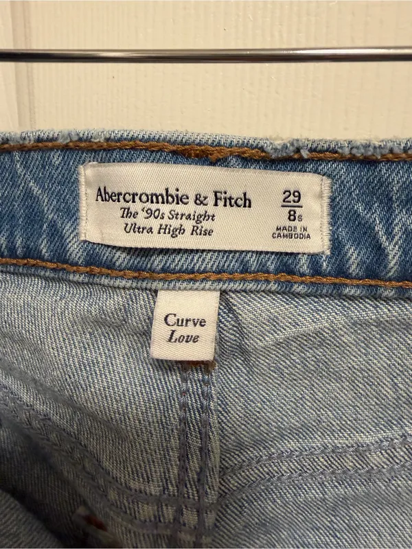 ABERCROMBIE & FITCH The '90s Straight Ultra High Rise Jeans Curve love Size 8S - Image 4