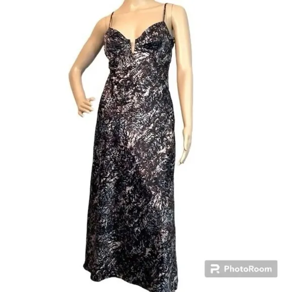 ✨ASTR The Label CORALIE MIDI SZ LARGE DRESS✨ - Image 9