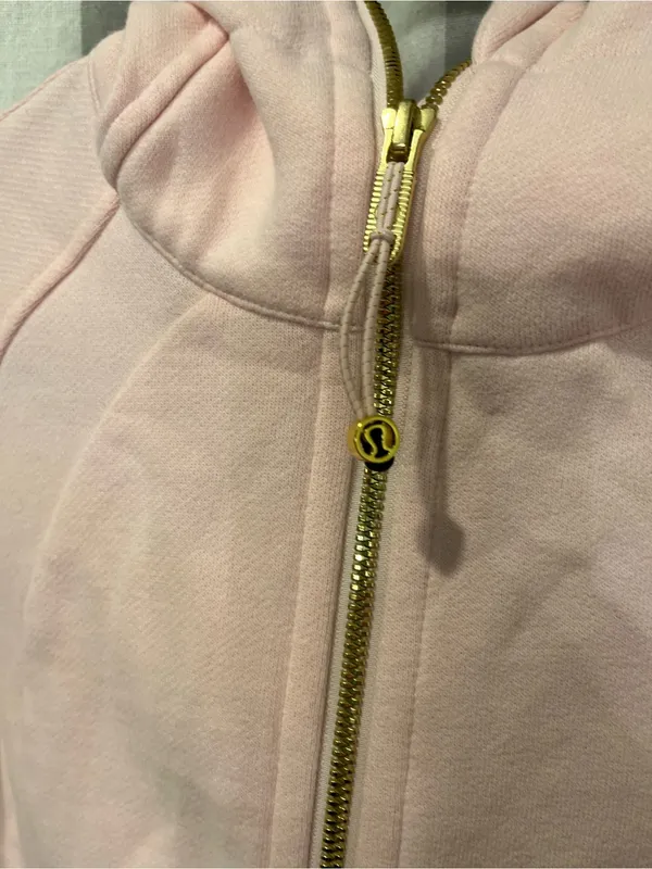 lululemon athletica Light Pink Cropped Hoodie with Gold Zipper - Image 3
