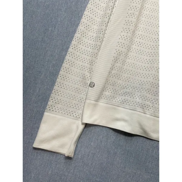 Lululemon Swiftly Breathe Long Sleeve Squad Size 8 White - Image 5