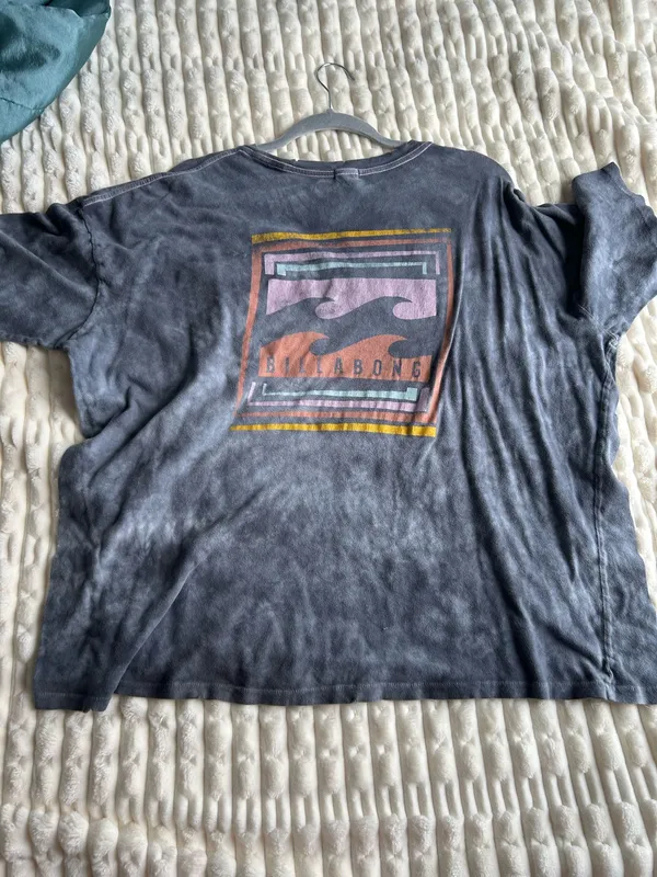 Billabong t shirt  - Image 2