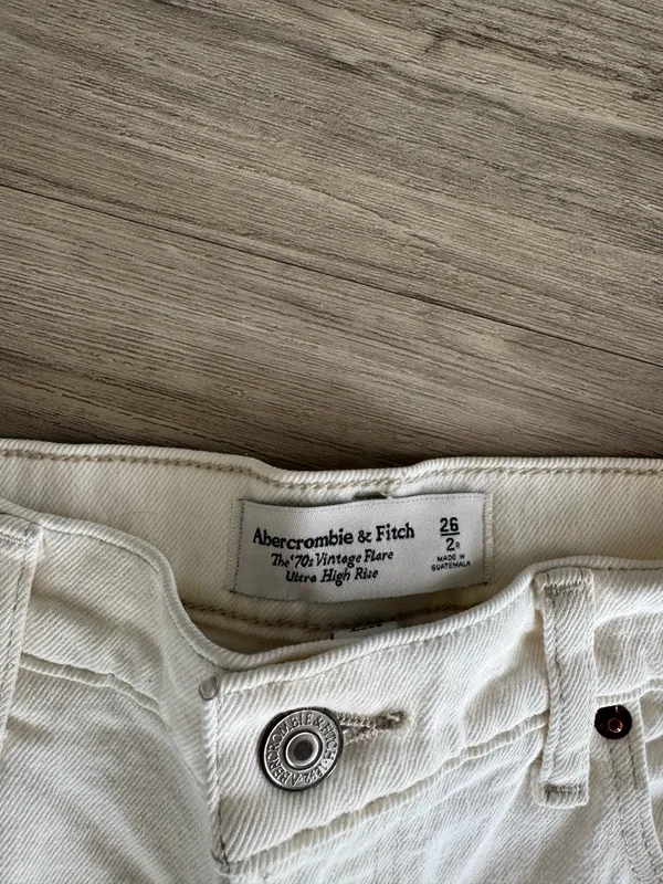 Abercrombie Curve Love Flare Jeans - Image 4
