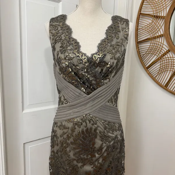 Tadashi Shoji Sequin Embroidered Sheath Dress Sz 6 Lace Cocktail Formal‎ Luxury - Image 4
