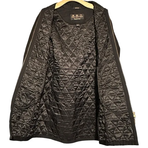 Barbour Women’s Size 8 Black Cashmere Touch Classic Mid Length Quilted Jacket - Image 4