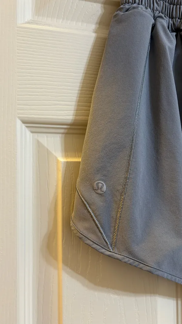 Lululemon Hotty Hot High-Rise 4" - Image 4