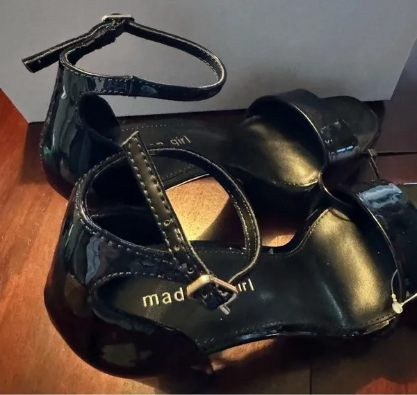 Madden Girl Black Heels - Image 8