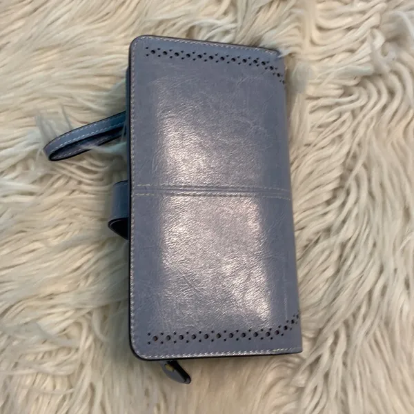 Women’s Wallet/ Wristlet BNWOT color light blue so many cards space see photos - Image 6