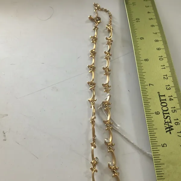 Beautifully detailed necklace - Image 3