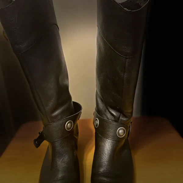 Very volatile ladies black boots - Image 7