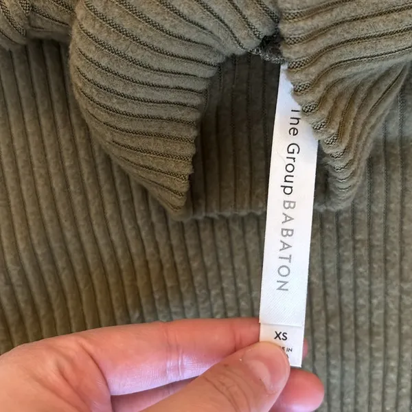 Aritzia The Group by Babaton Traverse Turtleneck - Image 3