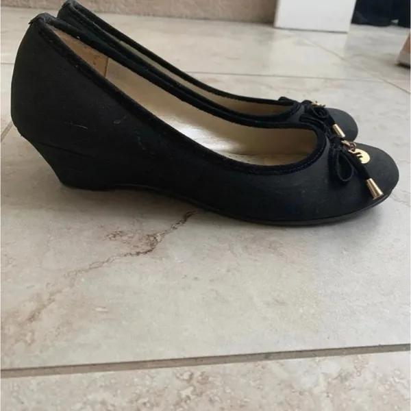 Unique Vintage 3 for $15! Stylish Black Heeled Womens Heels Size 7 - Image 2