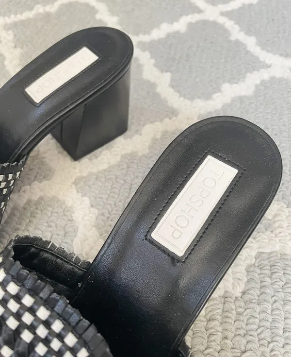 Topshop Black And White Weave Low Block Heel Mule Sandal - Image 4