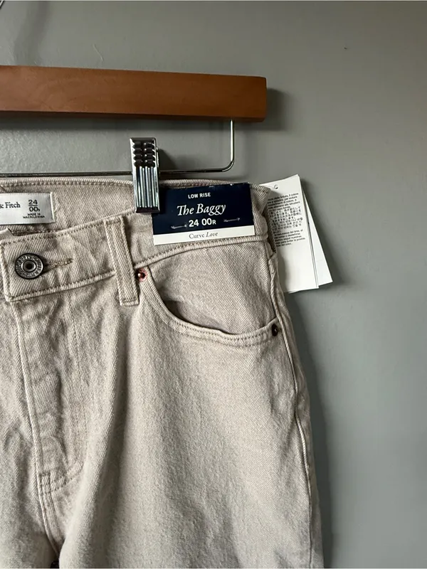NWT Abercrombie & Fitch The Baggy Low Rise Jeans 24 Curve - Image 2
