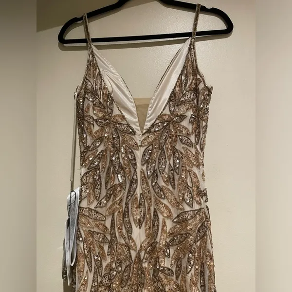 NWT Mac Duggal Style 5107 Plunging Neckline Sequins Gown Dress Gold Nude Size 10 - Image 12