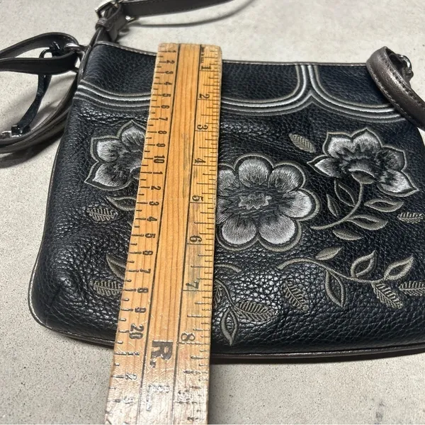 Vintage Brighton Embroidered Floral Black Peddled Leather Crossbody Purse - Image 12