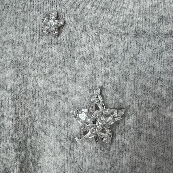 H&M Women’s Gray Sweater Size Medium - Image 2