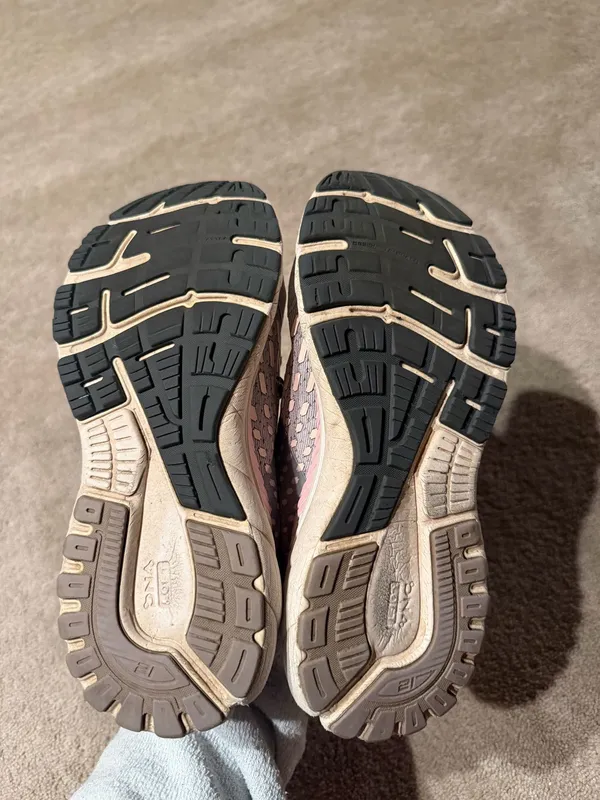 Brooks Adrenaline GTS Running Shoes Women’s Size 9 - Image 6