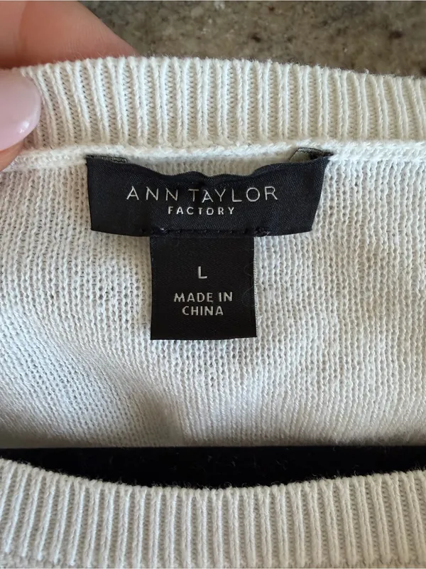Ann Taylor Factory White Eyelet Sleeve Cotton Sweater Size L 🤍 - Image 3