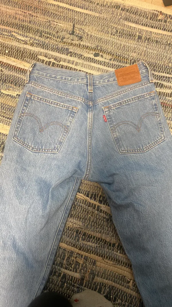 Levi’s Jeans Wedgie - Image 2