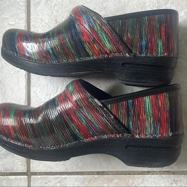 Dansko Professional Patent Clogs Women's Multi Color Striped Slip On Shoes Sz 39 - Image 5