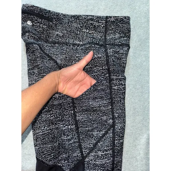 LULULEMON Women's Fit Physique Tight Pant‎ Jacquard Black White Mesh Gauge Sz 4 - Image 3