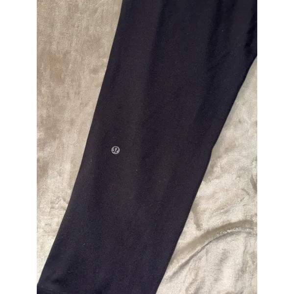 Lululemon Women's On The Fly Pants Black Mid Rise Travel Casual Size 8 - Image 5