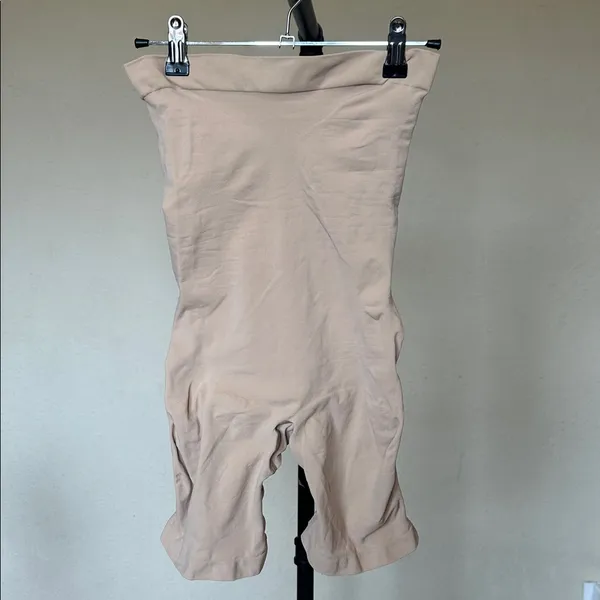 NWOT Skims Shapewear Seamless Sculpt Mid Thigh Short Beige Size‎ 2X - Image 3
