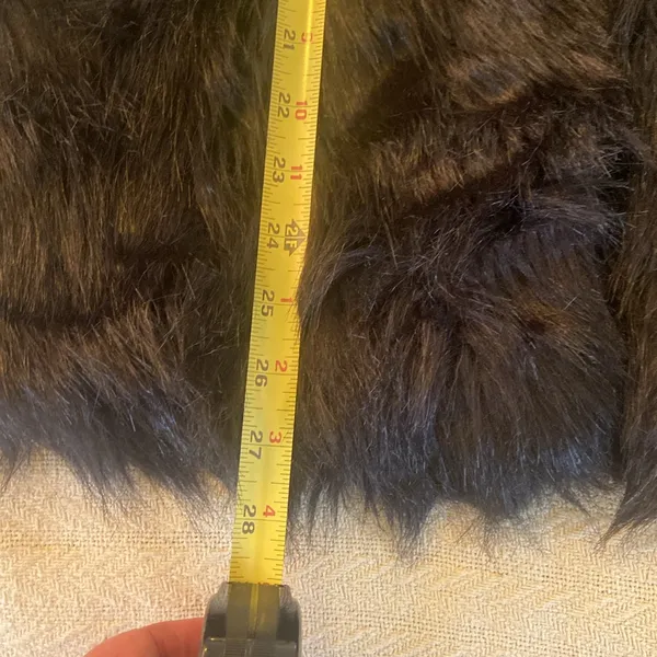 NWOT faux fur shag black lined vest L never worn like new - Image 8