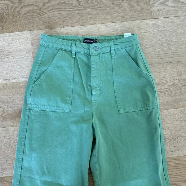PrettyLittleThing - Cargo Pocket Baggy Wide Leg Jeans in Green - Image 2