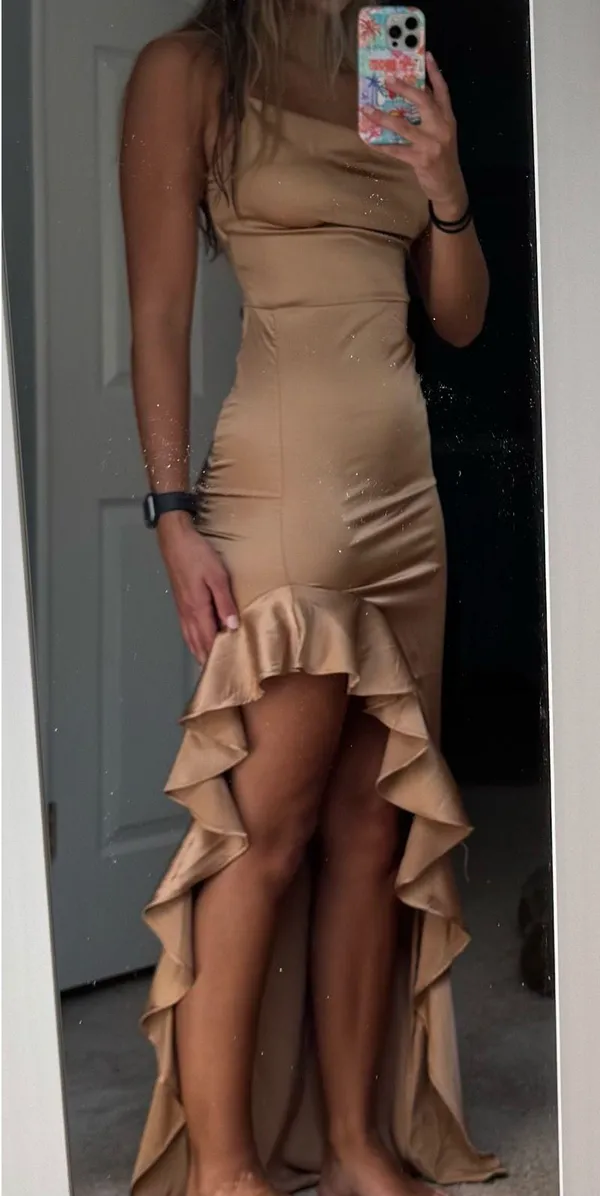Pretty Little Thing Maxi Dress - Image 2