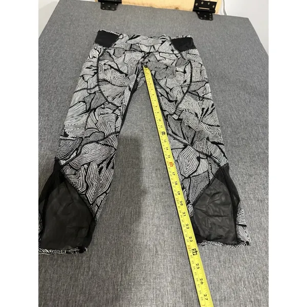 Lululemon Pace Rival Crop Leggings in Dottie Tribe Size 10 Running Gym Yoga - Image 4