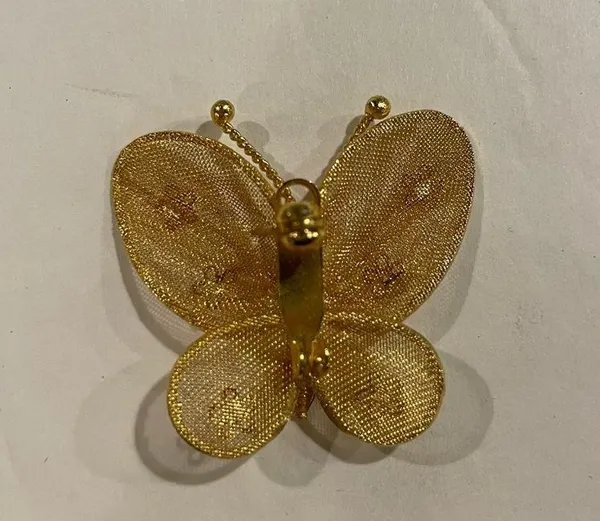 Adorable Little golden butterfly mesh pendant pin vintage - Image 7