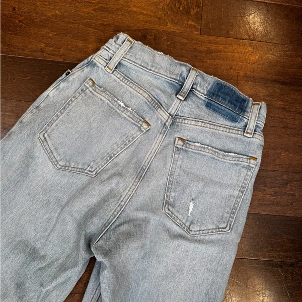 Abercrombie and fitch light wash high waisted straight leg ripped jeans US 25 - Image 10