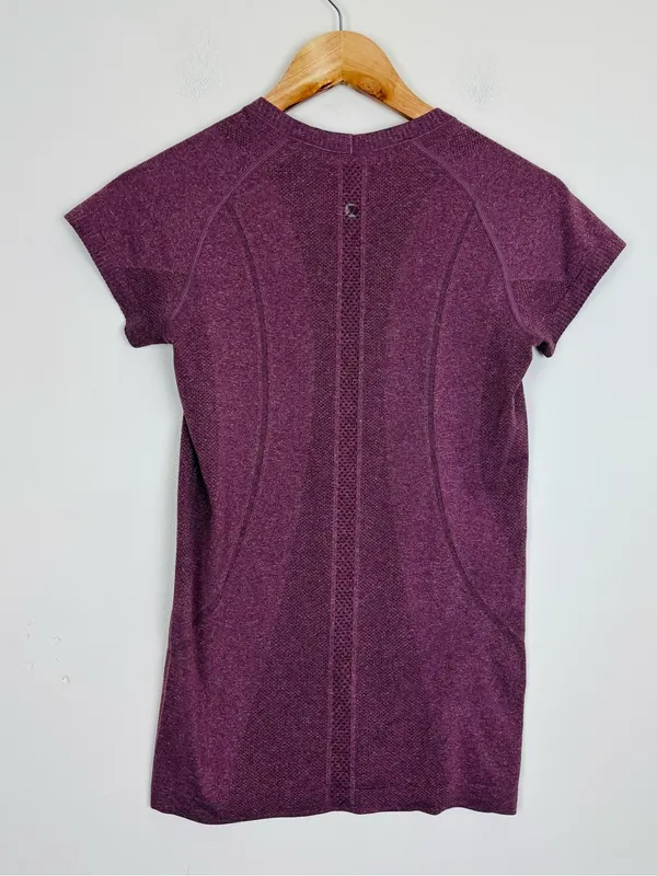 Lululemon Dusty Plum Short Sleeve Swiftly Tech Top. Size 6 - Image 4