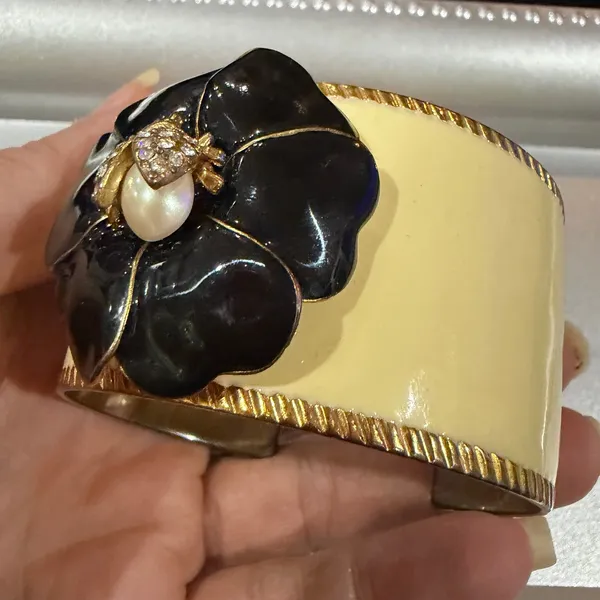 Stella & Dot Retired Kelly Ladybug Flower Enamel Cuff Bracelet Glam Cottage - Image 6