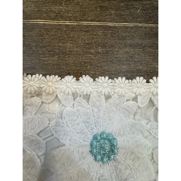 Saylor‎ Yenela Mini Skirt in White Daisies Size Large Embroidered Lace - Image 5