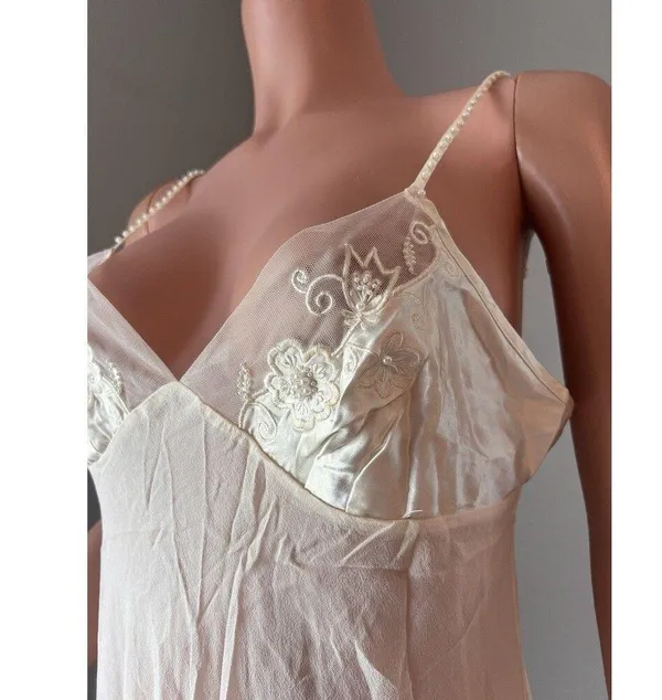 VINTAGE VICTORIAS SECRET SILKY SATIN NIGHTGOWN Lingerie MEDIUM NWT NEW #225 - Image 6