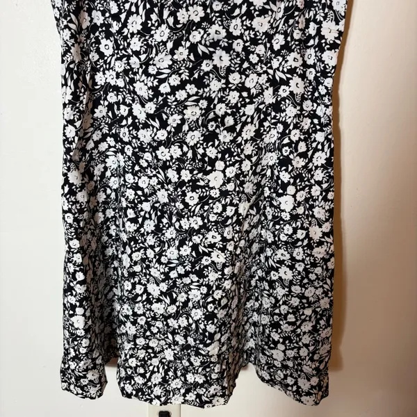 Ann Taylor Black White Floral Fit & Flare Spaghetti Strap Dress Size 12‎ - Image 3